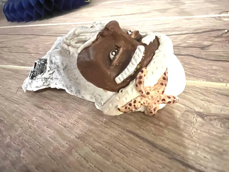 Clay Santa on an oyster shell, photo 3
