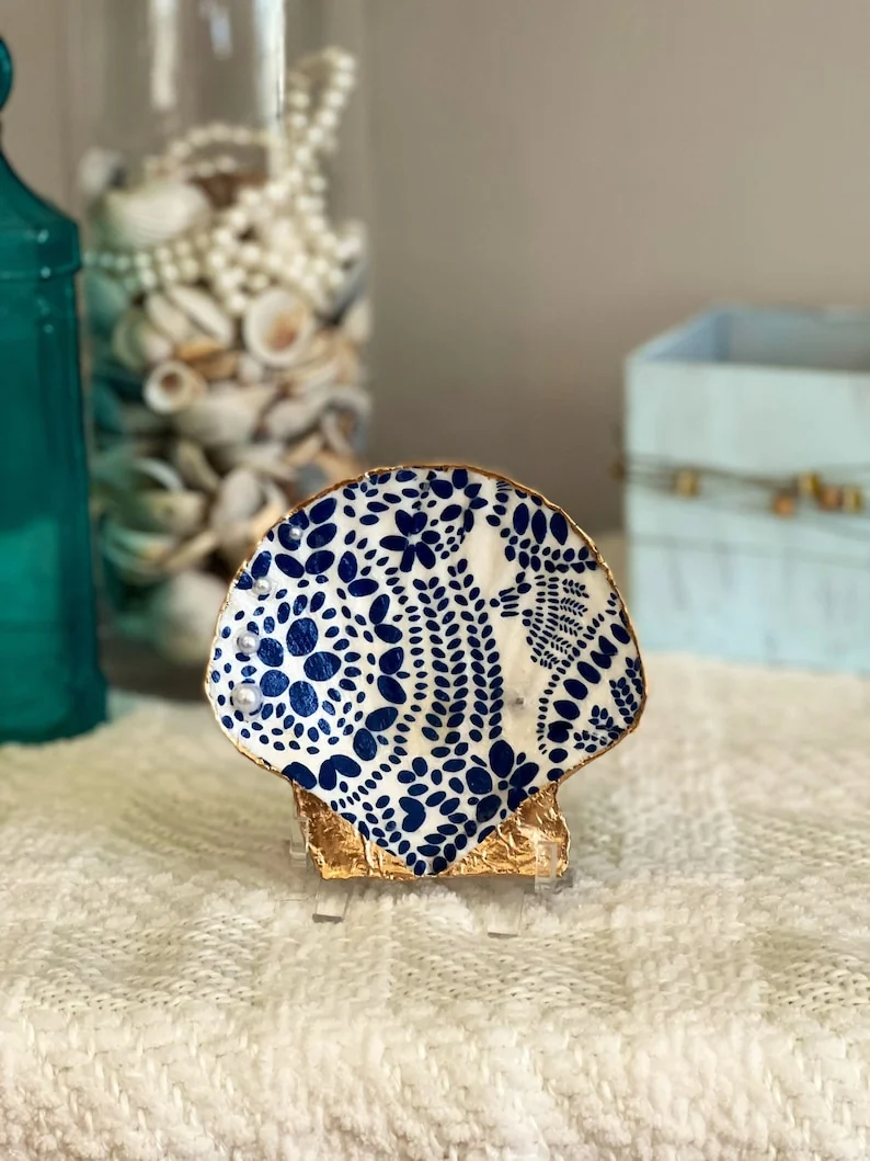 Large blue and white dot patterned scallop shell