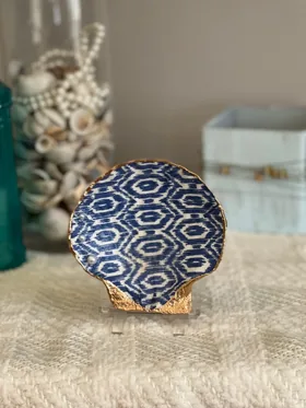 Large Blue and white patterned scallop shell